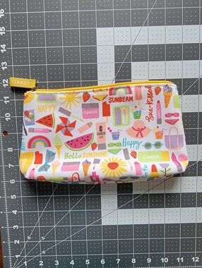 Clinique Summer Hello Sunshine Zip Makeup Bag